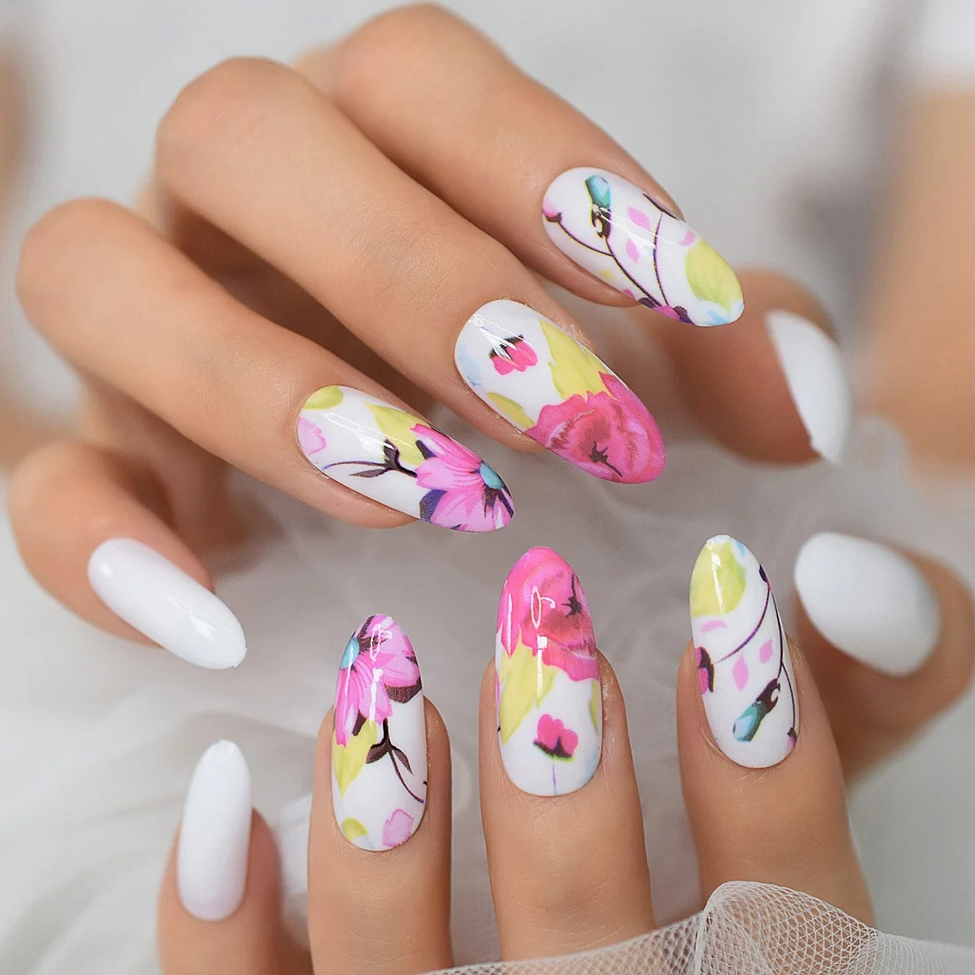 Flower Pattern Extra Long Fingernails With Original Design Press On Nails Almond Sharp Gels Nails Supplying Charms Cute EchiQ-Nail Inspo