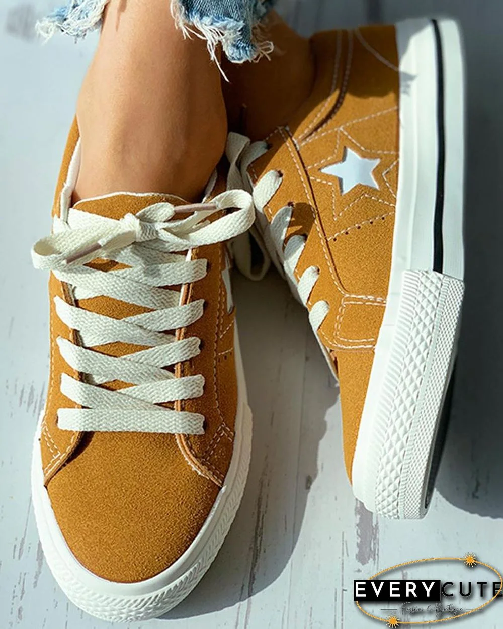 Star Pattern Cutout Lace-up Suede Shoes