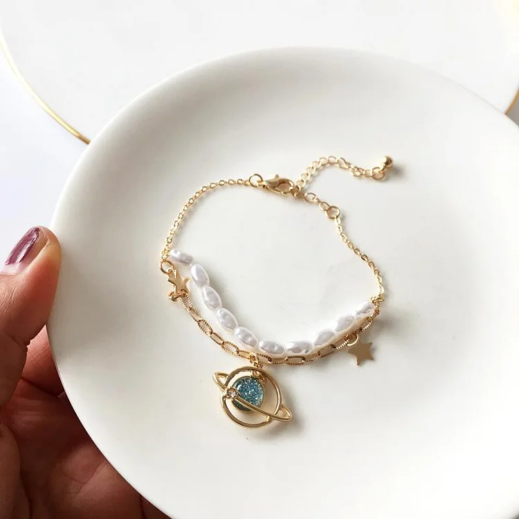 Beautiful Planet Pendant Bracelet