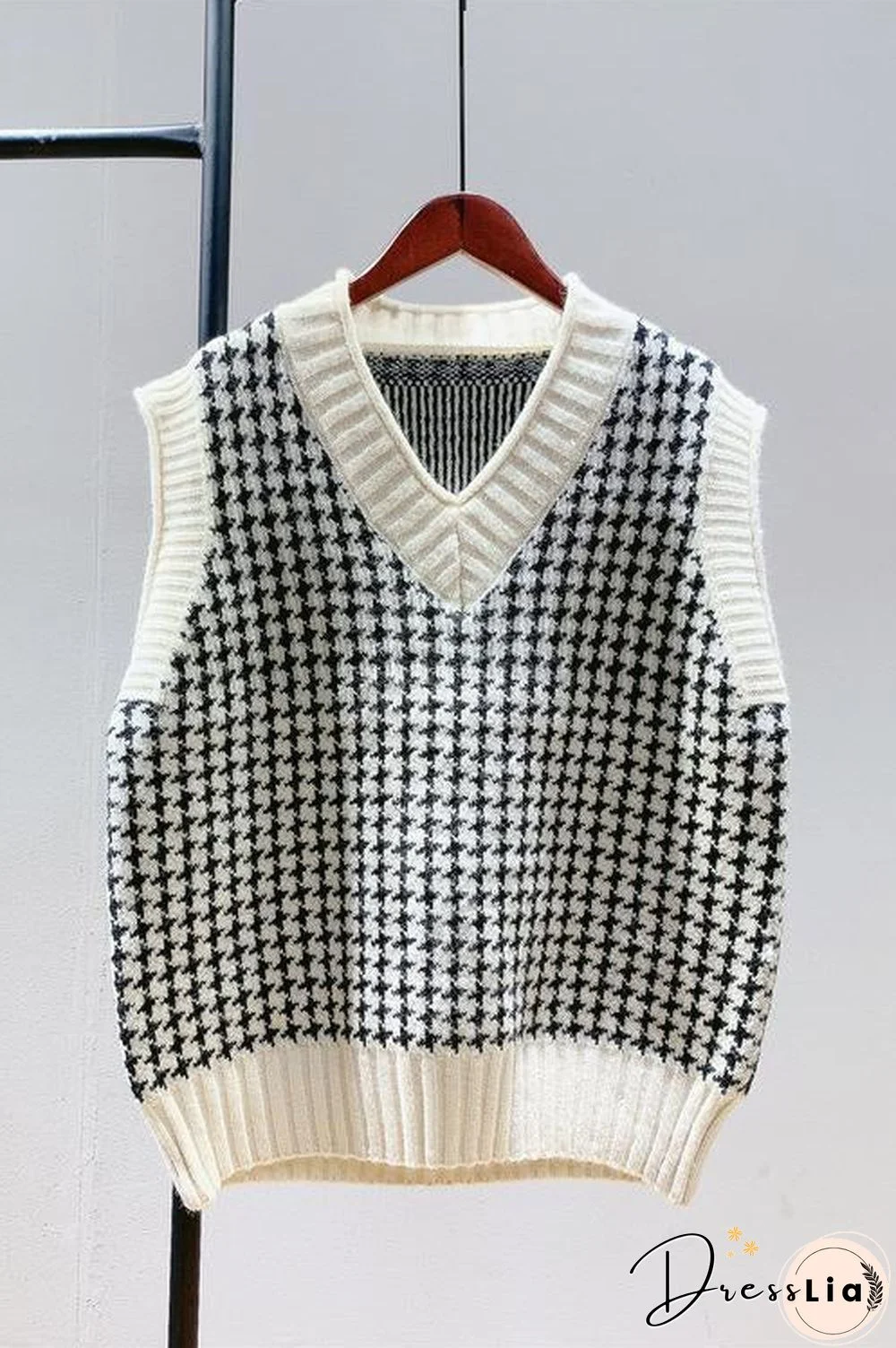 Houndstooth V Neck Vest
