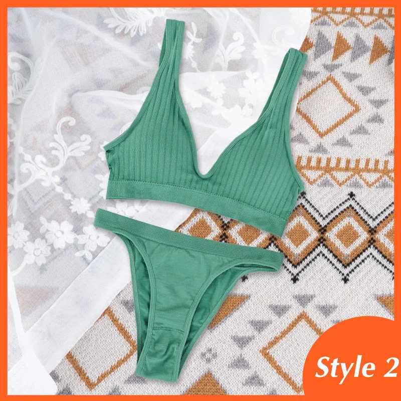 Women Seamless Bra Set Sexy Thong Low Waist Panties Wire Free Bra Push Up Bralette Lingerie Deep V Backless Underwear Set