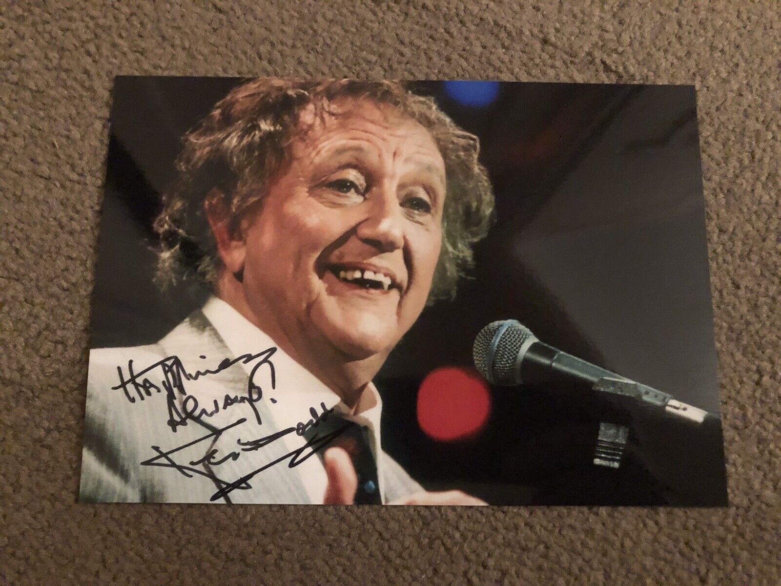 KEN DODD (COMEDIAN) PRESIGNED Photo Poster painting- 7x5”