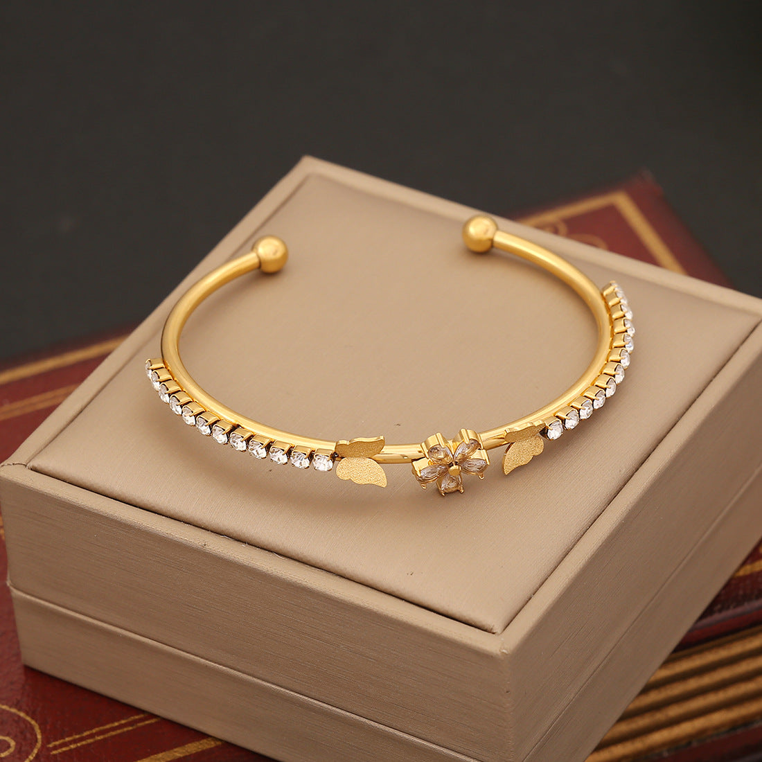 Fashion Flower Stainless Steel Electroplating Bangles