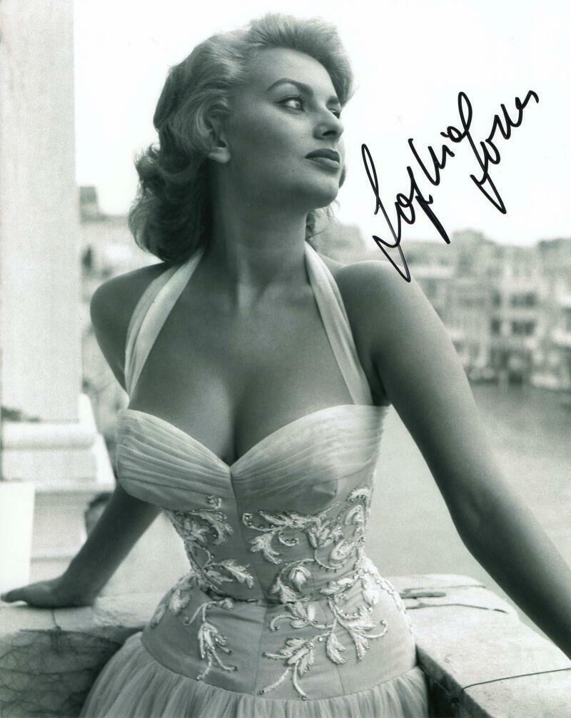 SOPHIA LOREN SIGNED AUTOGRAPH 8X10 Photo Poster painting - CLASSIC HOLLYWOOD BEAUTY, FILM ICON