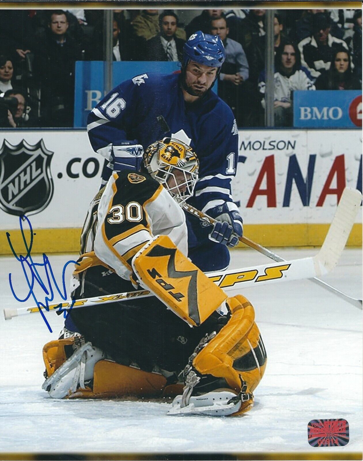 Signed 8x10 TIM THOMAS Boston Bruins Autographed Photo Poster painting w/ COA