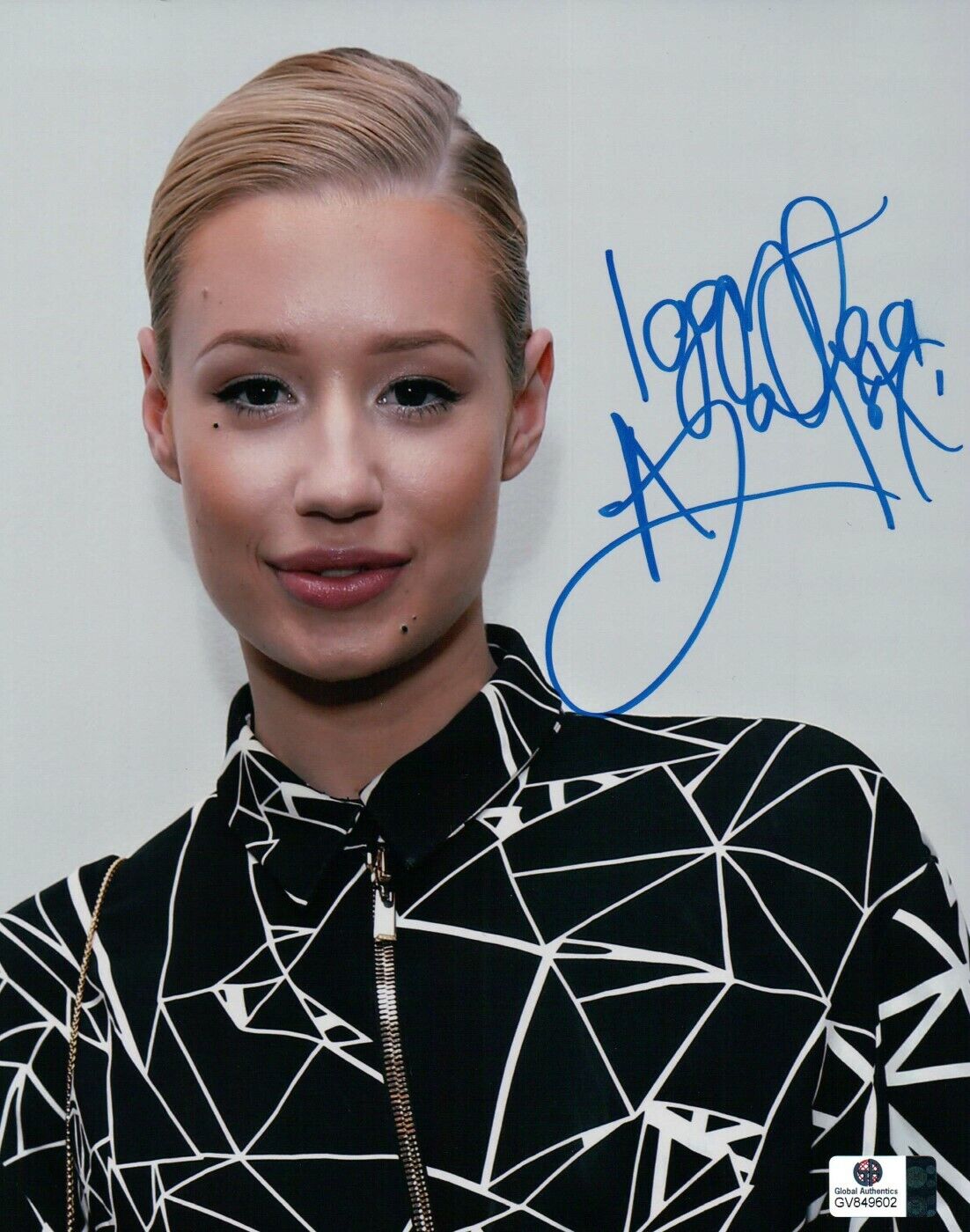 Iggy Azalea Signed Autographed 8X10 Photo Poster painting Sexy Gorgeous Close-Up GV849602