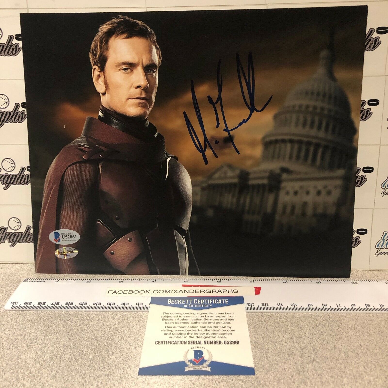 MICHAEL FASSBENDER MAGNETO X-MEN MARVEL SIGNED 8X10 Photo Poster paintingGRAPH-BECKETT BAS COA