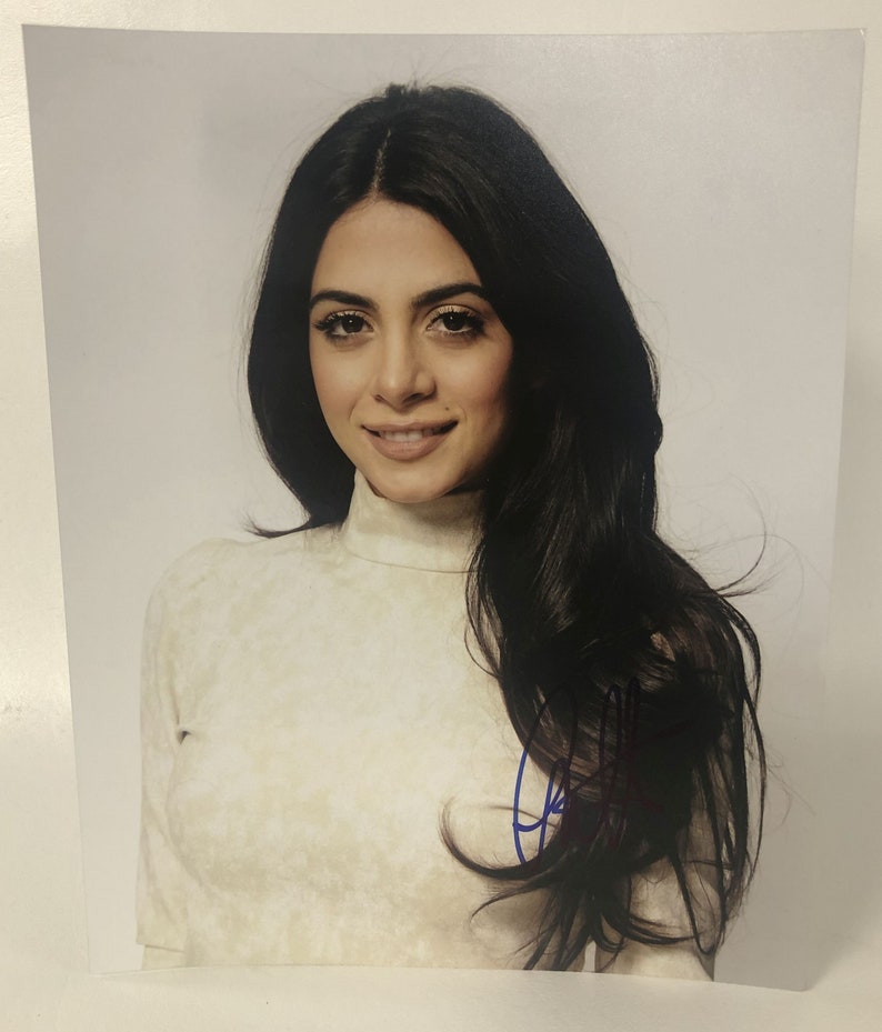 Emeraude Toubia Signed Autographed Glossy 8x10 Photo Poster painting - COA Matching Holograms