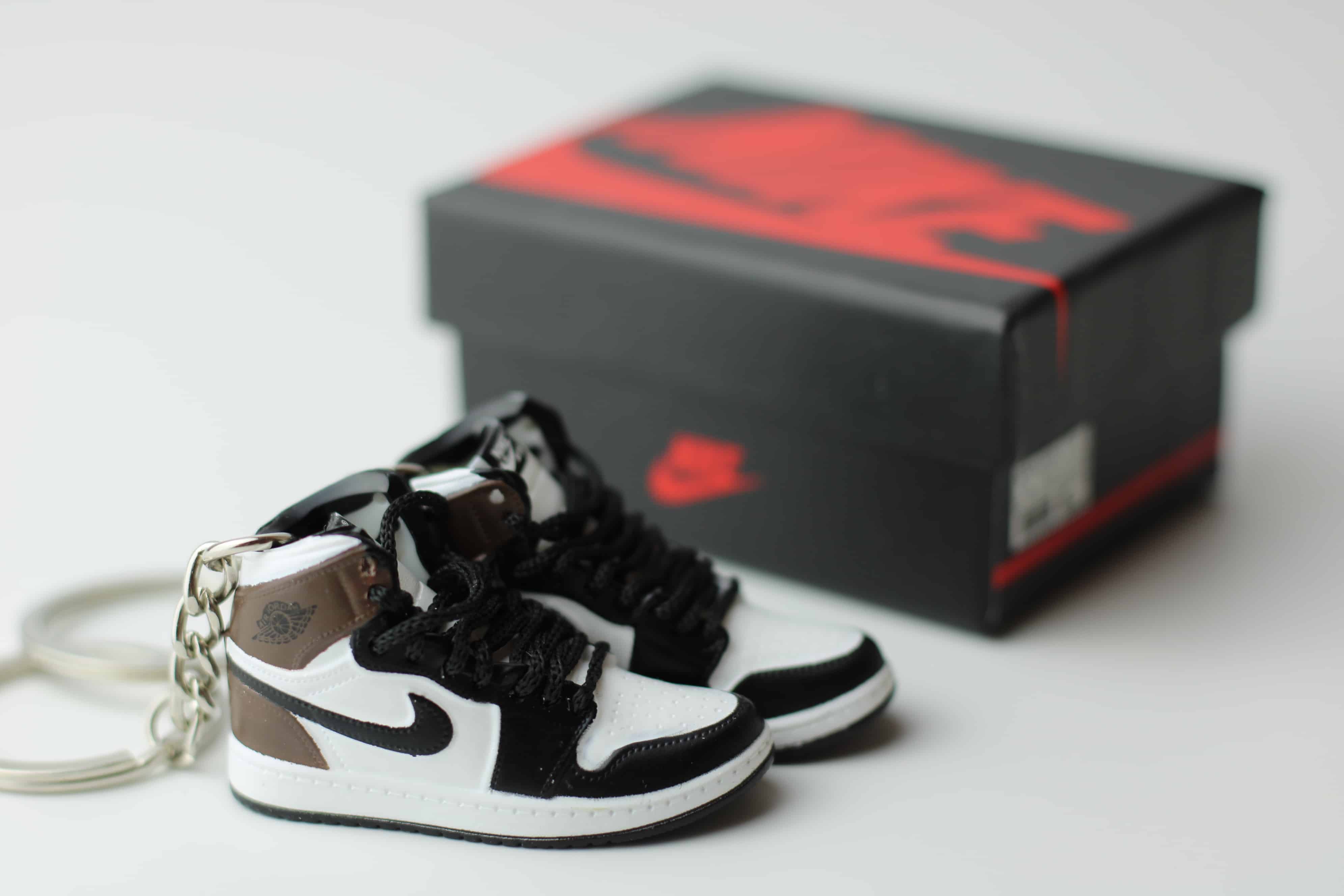AJ 1 