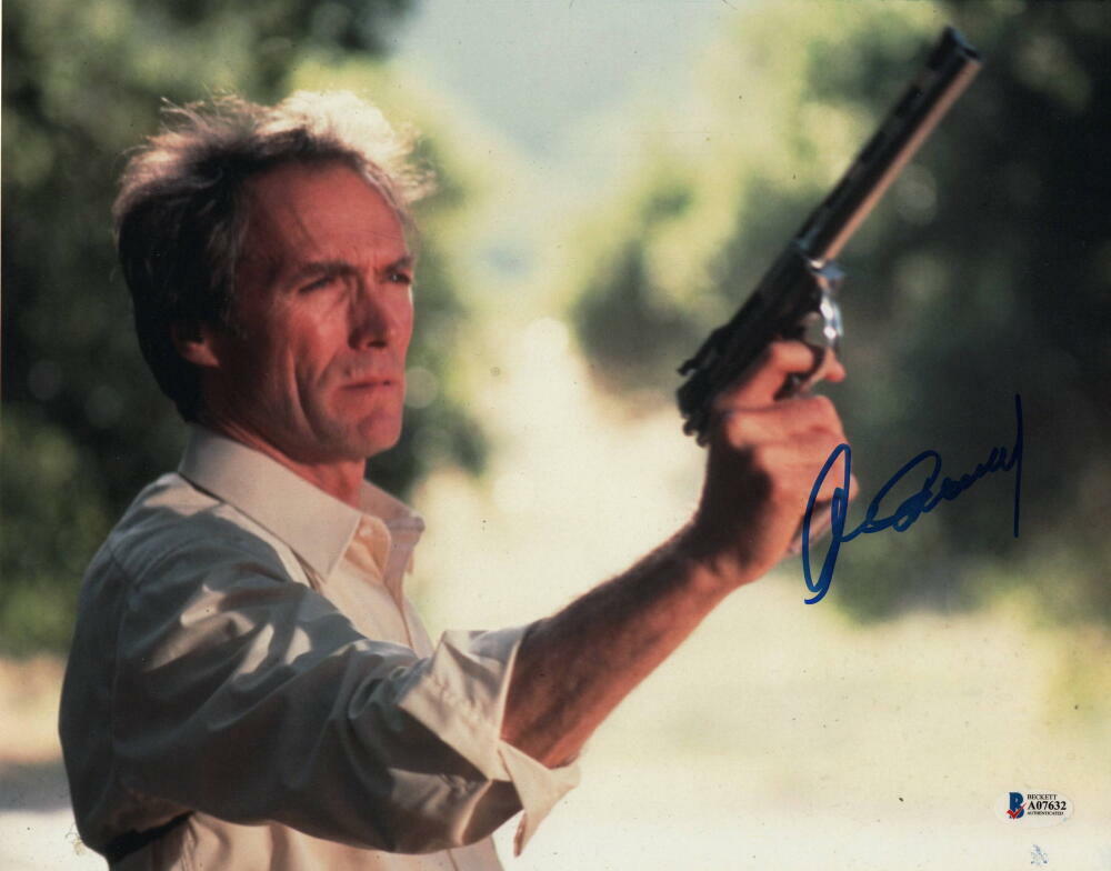 CLINT EASTWOOD SIGNED AUTOGRAPH 11x14 Photo Poster painting - GRAN TORINO, MYSTIC RIVER, BECKETT