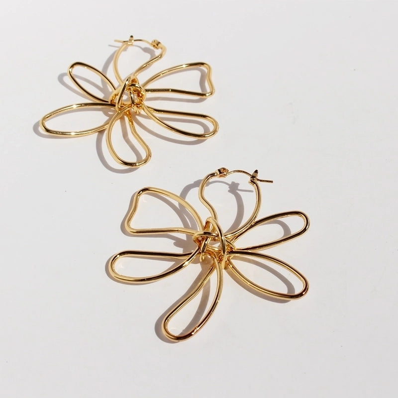 1 Pair Exaggerated Sweet Artistic Flower Hollow Out Brass 24K Gold Plated Earrings