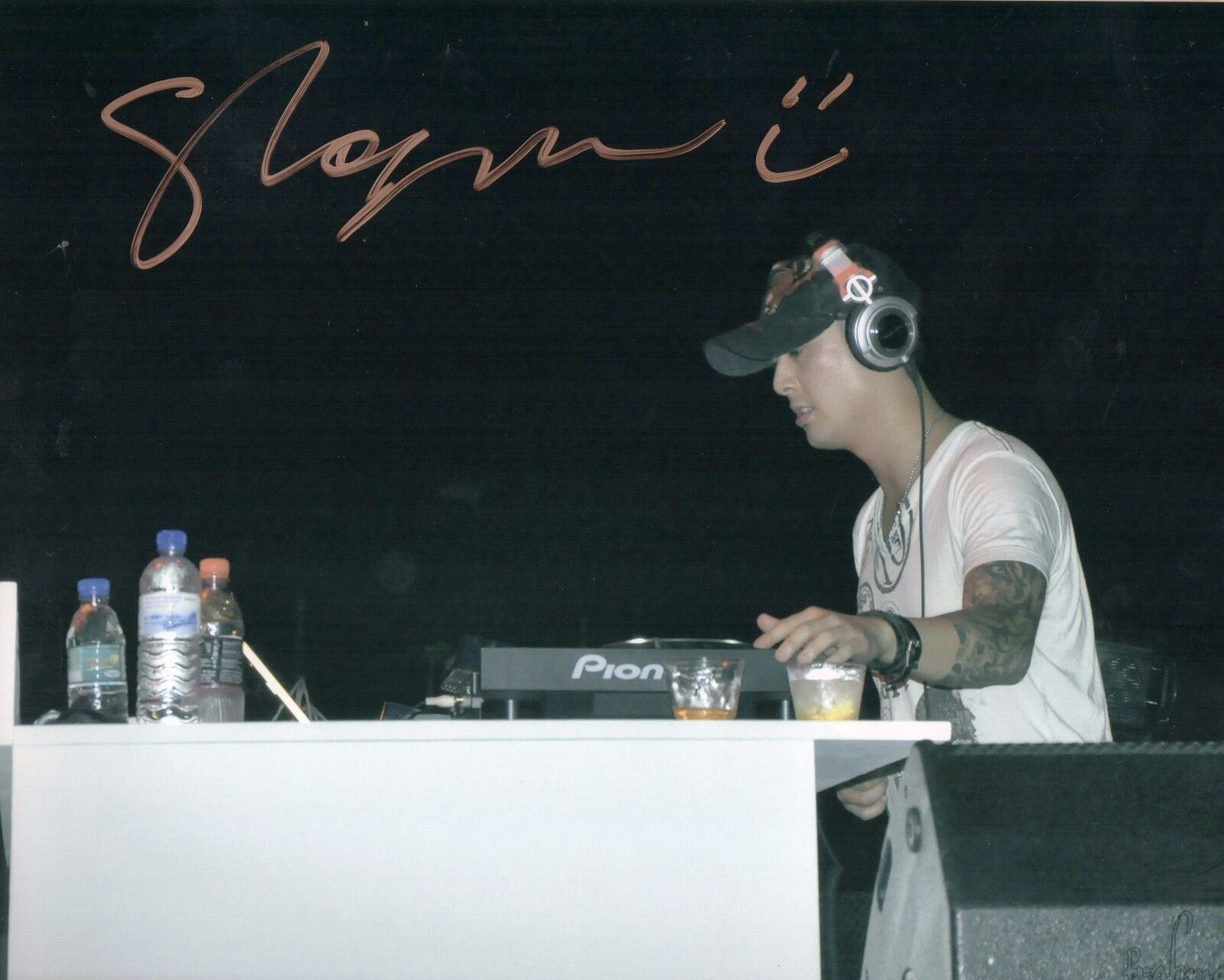 Shogun Andrew Chen REAL hand SIGNED 8 x 10 concert Photo Poster painting Chinese DJ #2