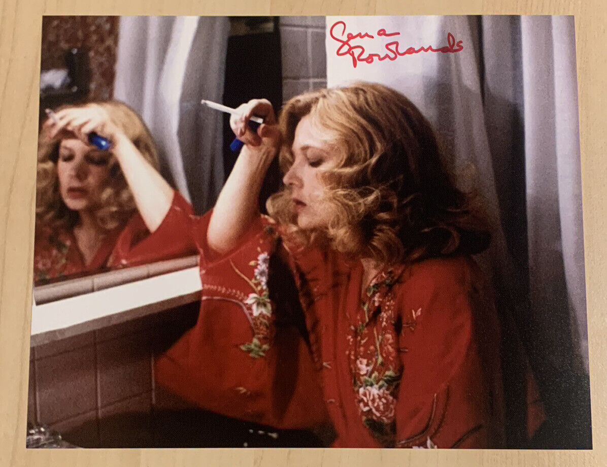 GENA ROWLANDS SIGNED 8x10 Photo Poster painting ACTRESS THE NOTEBOOK AUTOGRAPHED VERY RARE COA