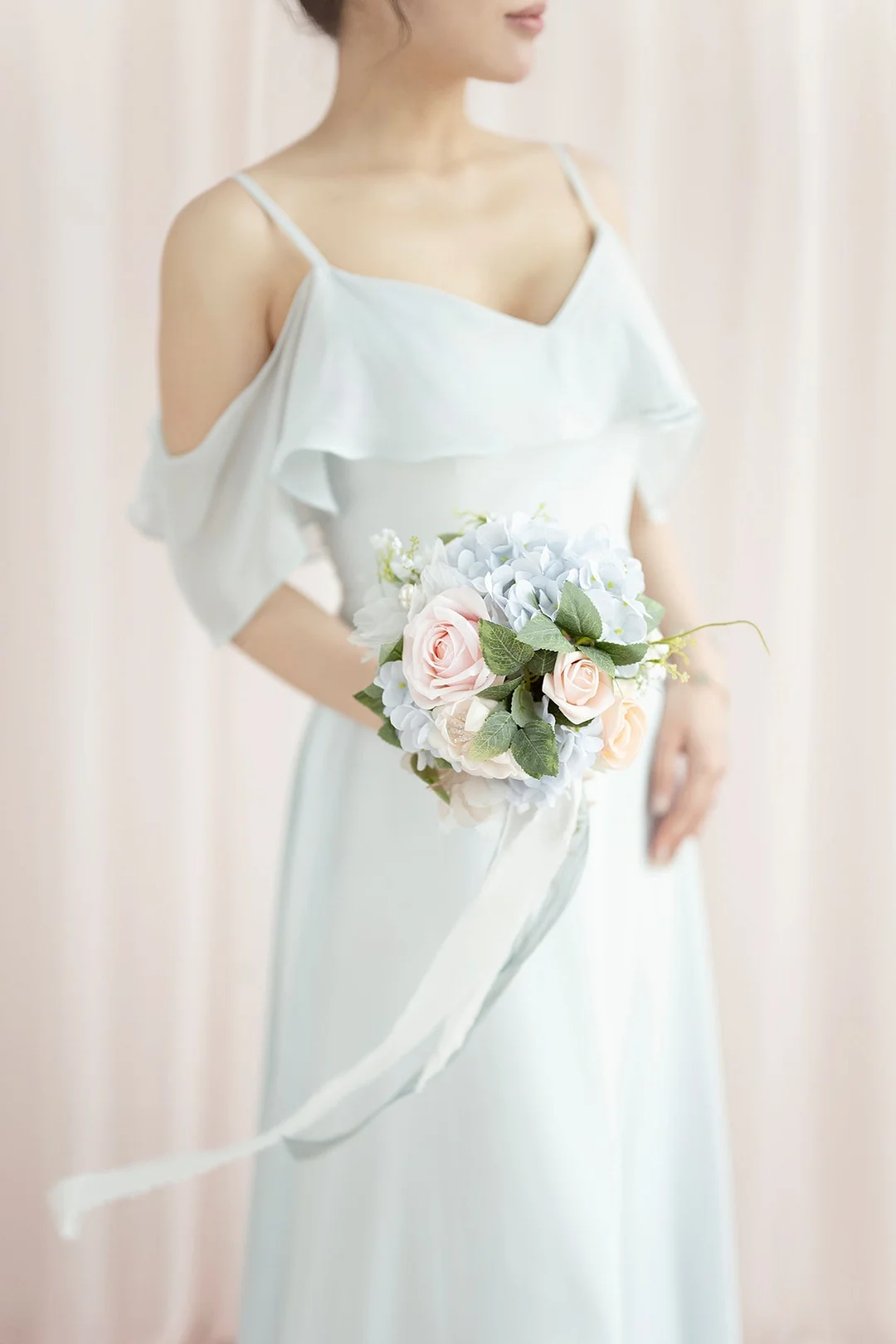 Round Bridesmaid Bouquets in English Pastel