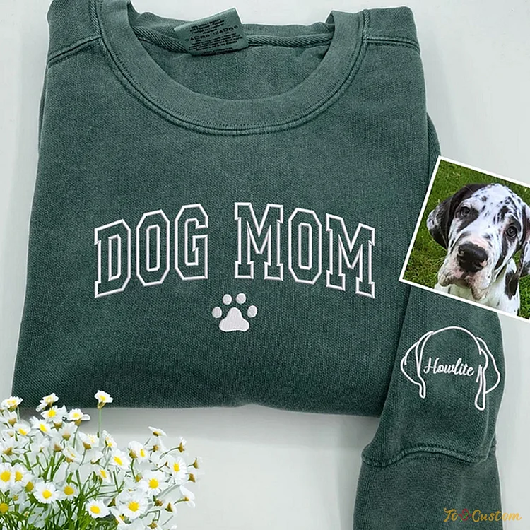 TOSCUSTOM™ Custom Embroidered Dog Mom Sweatshirt with Paw Design – Personalized Gift for Pet Lovers