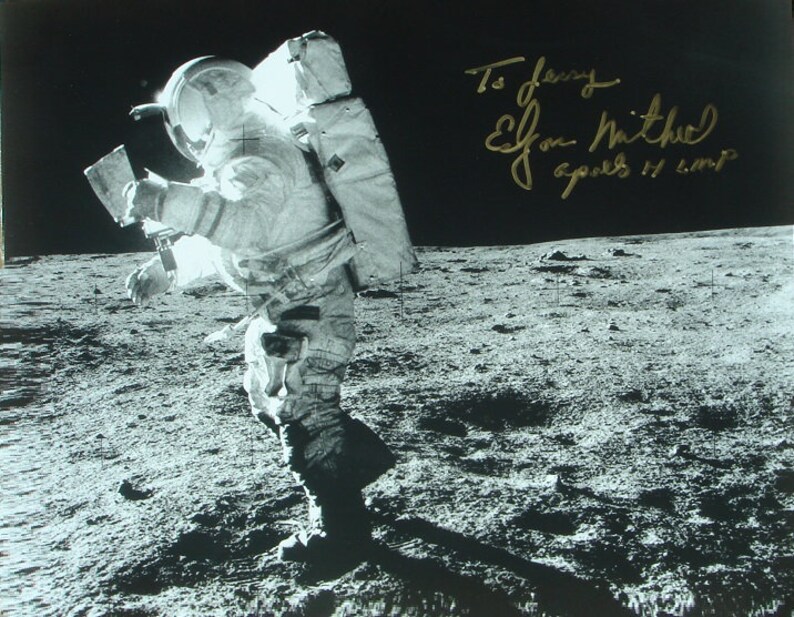 EDGAR MITCHELL SIGNED Photo Poster painting Apollo 14 Walk On The Moon wcoa