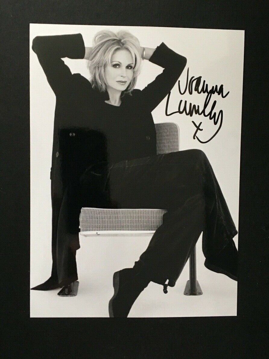 JOANNA LUMLEY - POPULAR BRITISH ACTRESS - AB FAB - BRILLIANT SIGNED B/W Photo Poster painting