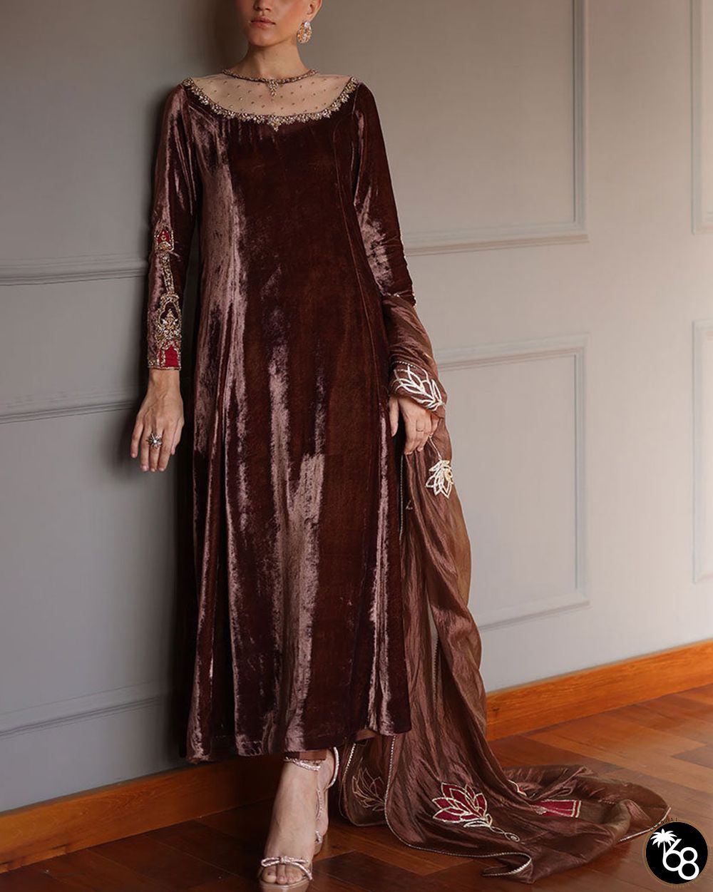 Elegant velvet kaftan | 168DEAL