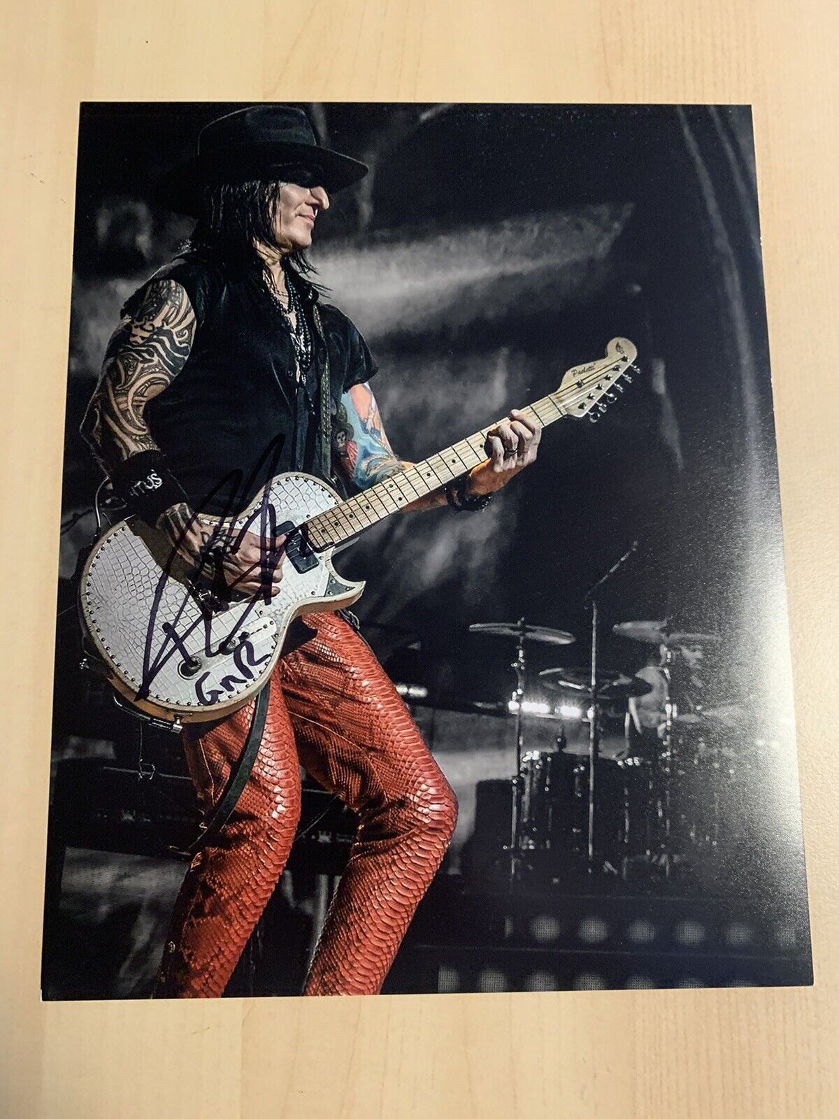 RICHARD FORTUS HAND SIGNED 8x10 Photo Poster painting AUTOGRAPHED GUNS N ROSES GUITARIST COA