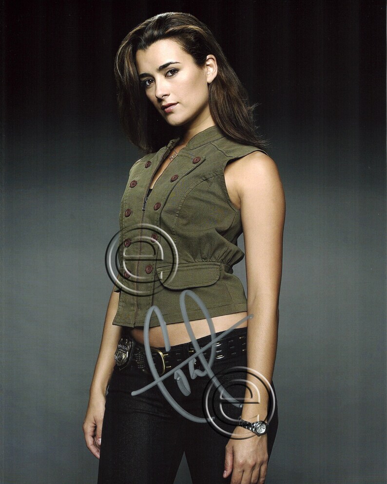 Cote De Pablo Autographed Signed Photo Poster painting 8 x 10 print Photo Poster painting picture poster wall art autograph