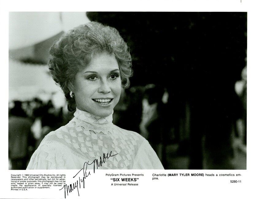 MARY TYLER MOORE Signed Photo Poster painting - Six Weeks