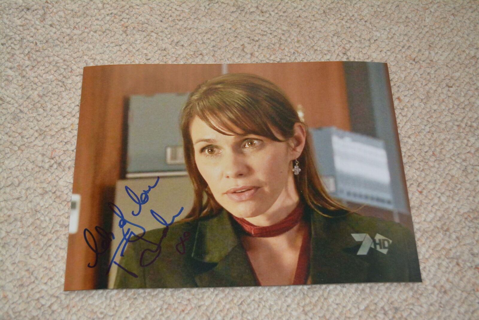 TASMA WALTON signed autograph In Person 8x10 (20x25 cm) CLEVERMAN