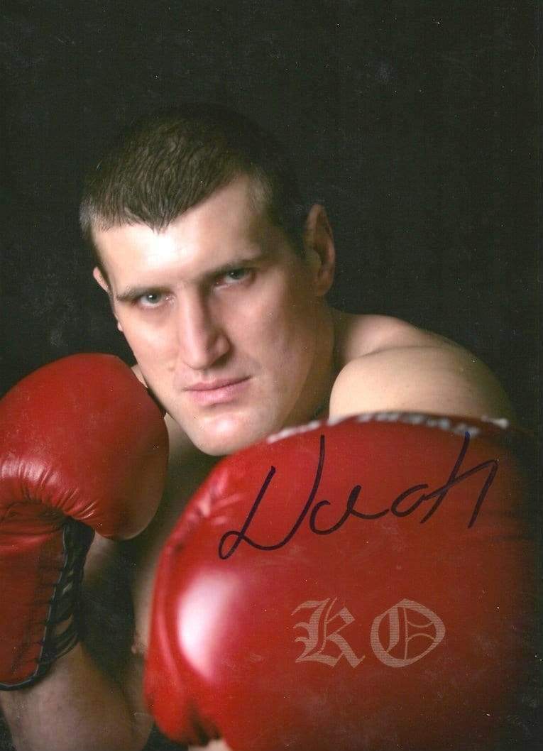 PROFESSIONAL BOXER Mariusz Wach autograph, IP signed Photo Poster painting