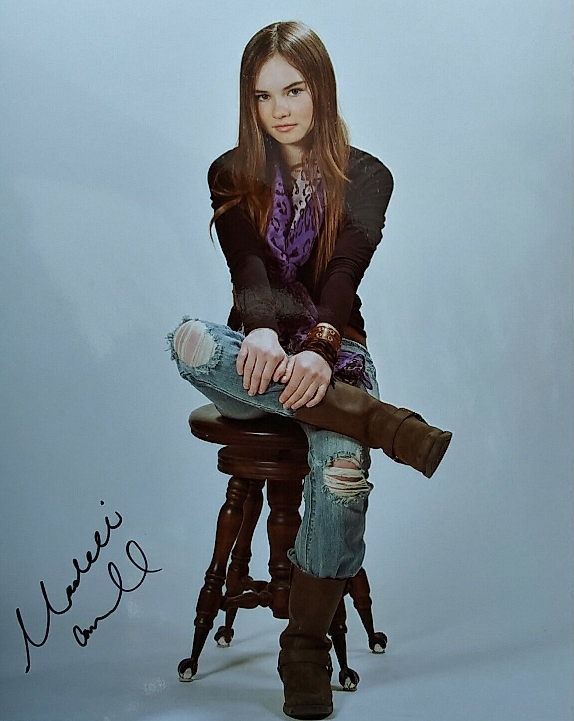 Madeline Carroll signed 8 x 10