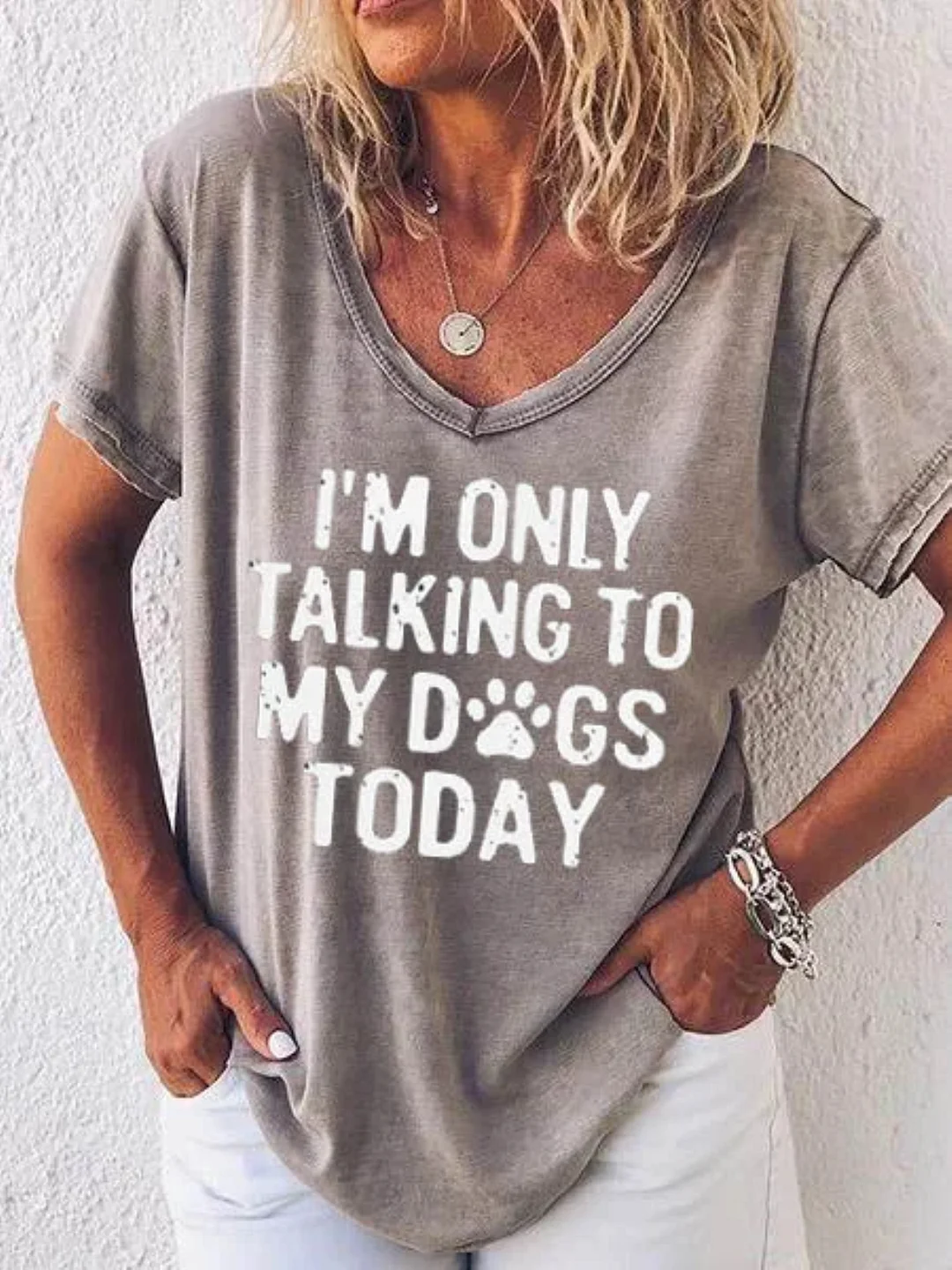 I'm only talking to my dogs print graphic tees