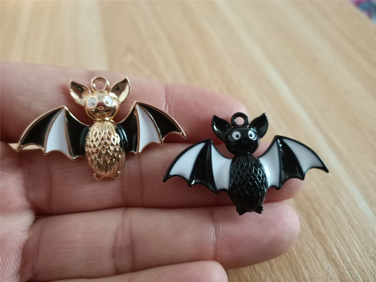 Bulk 10 30 Pcs Halloween Bat Charm Enamel Metal Bat Charm Pendant,Cartoon Animal Bat charms DIY Necklace Bracelet Earring Key chain Jewelry Making