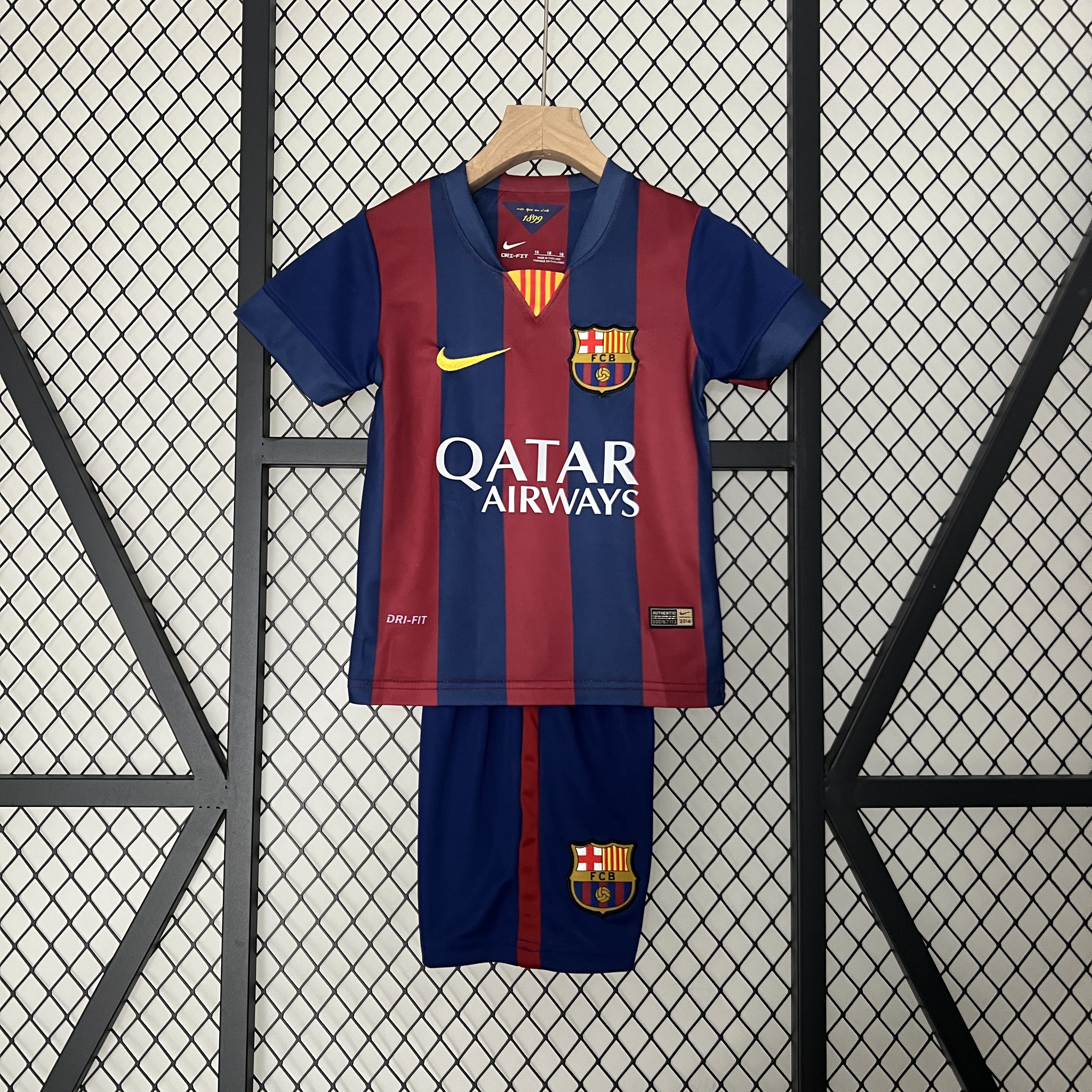 Retro B.A.R.S.A 14-15 Home Stadium Kids Kit