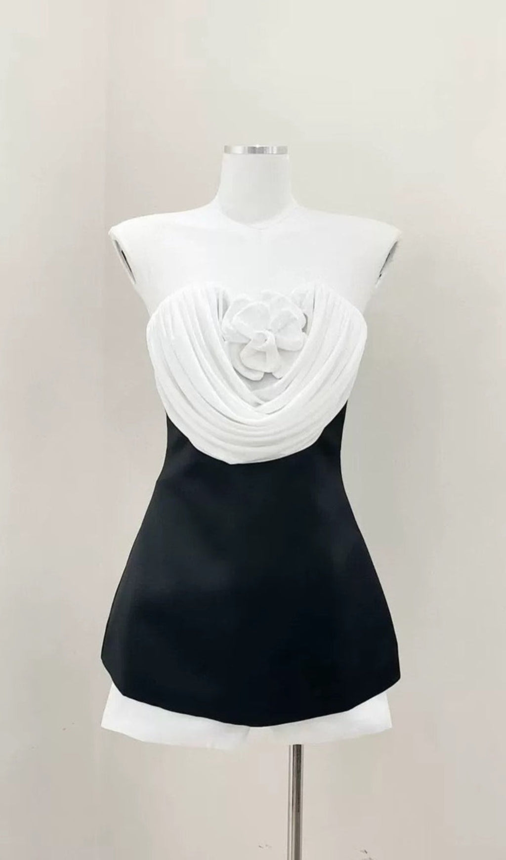 verna flower embellished strapless mini dress in black