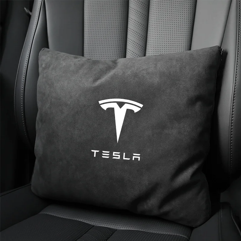 Dual-purpose car pillow/quilt 