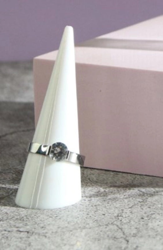 Minimalist Solid Color Plastic Jewelry Rack