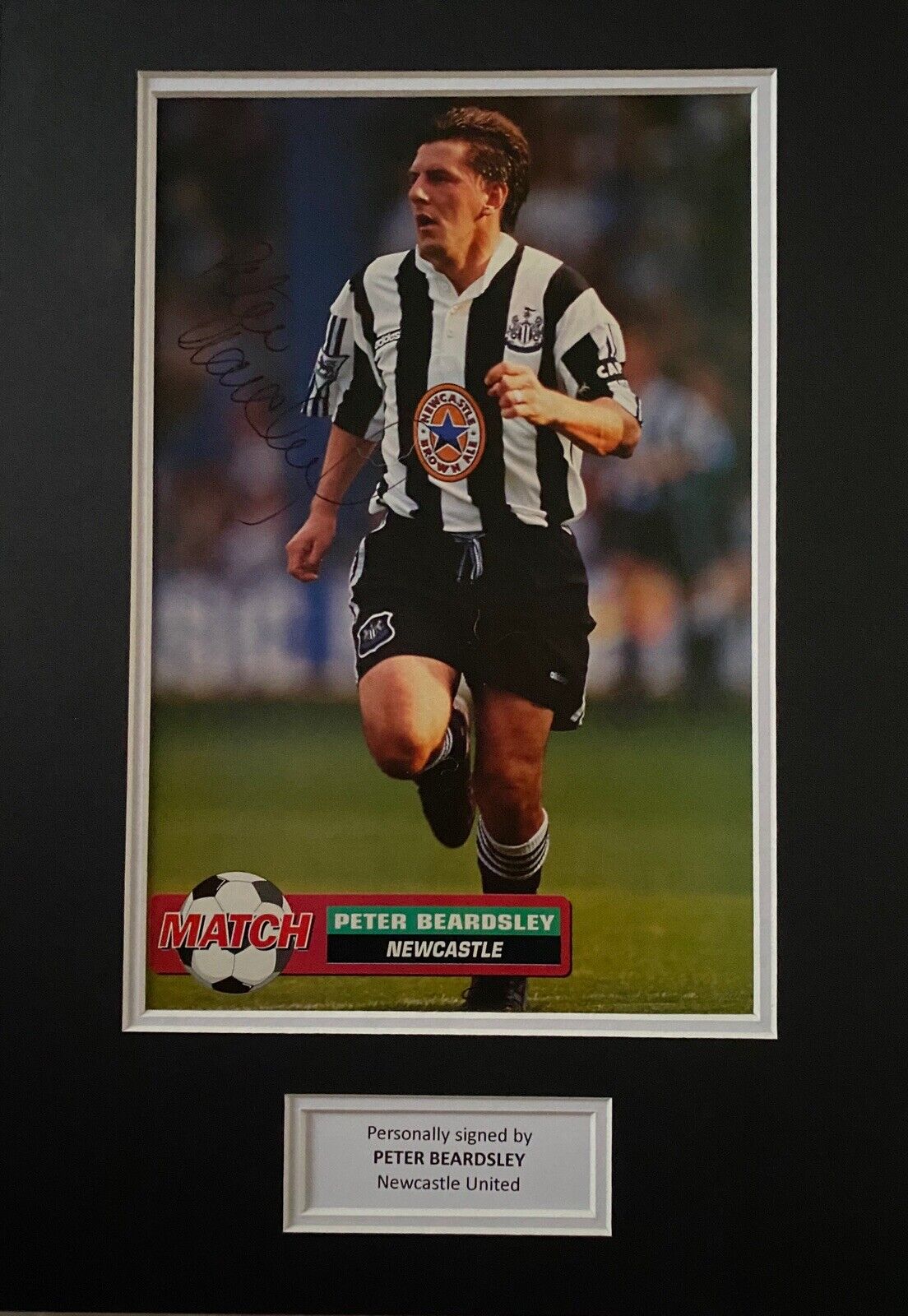 Peter Beardsley Hand Signed Newcastle United Magazine In A3 Mount Display