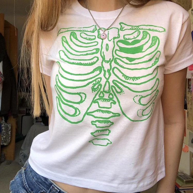 SOFT GRUNGE SKULL CHEST TEE