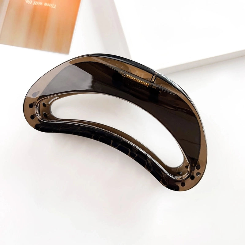 Women’s IG Style Minimalist Moon Waves Solid Color Plastic Hollow Out Hair Claws