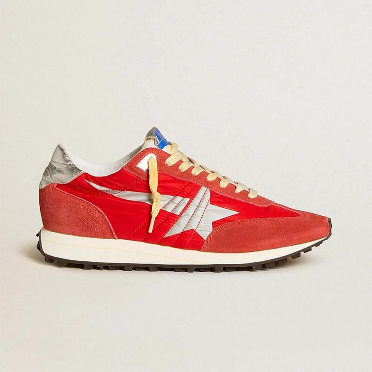 Golden Goose Marathon Hombre con pala de nailon rojo y estrella plateada