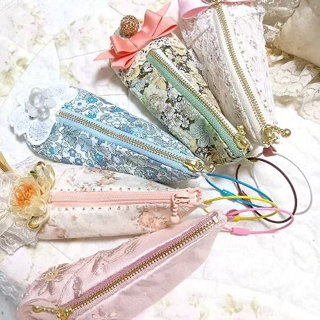 DIY Shoe-shaped pencil case Templates With Instructions