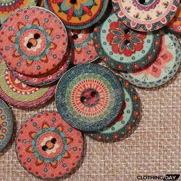 About 100Pcs Multi-Color Round Buttons