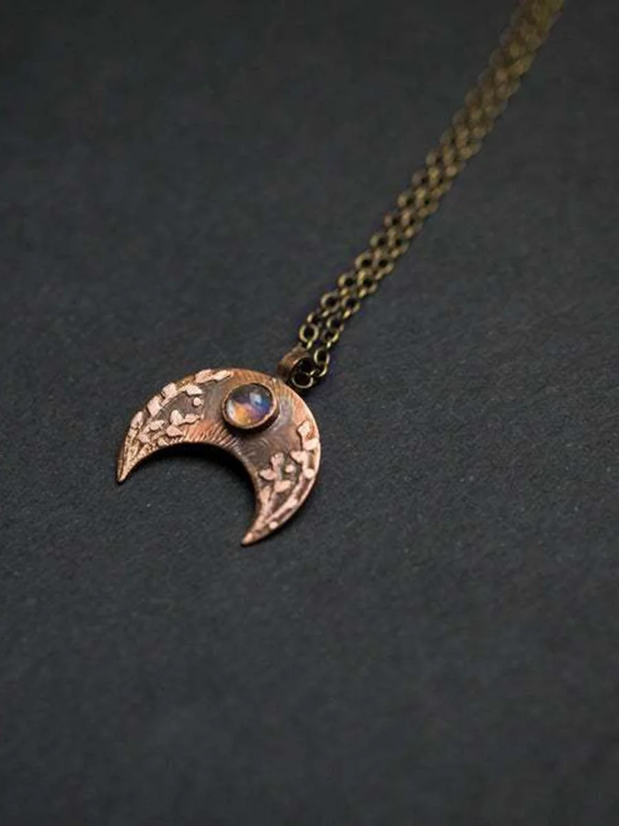 Vintage Bohemia Carved Crescent Moon Stone Necklace