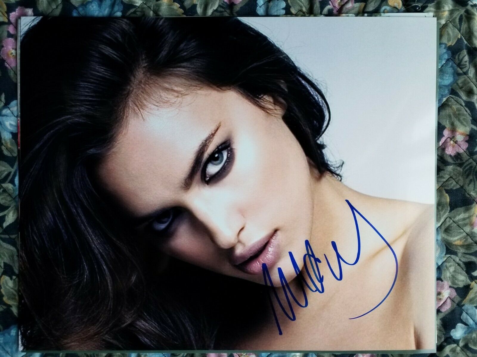 AUTOGRAPHED IRINA SHAYK SIGNED AUTHENTIC 8X10 COLOR Photo Poster painting SO SEXY