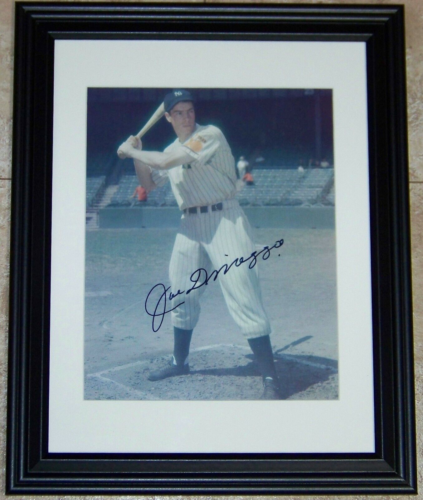 GREAT RARE POSE! Joe DiMaggio Signed Autographed 8x10 Baseball Photo Poster painting PSA LOA!