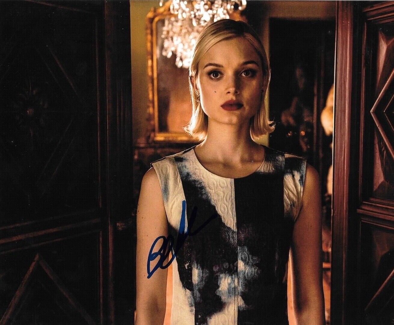 * BELLA HEATHCOTE * signed autographed 8x10 Photo Poster painting * THE NEON DEMON * COA * 2