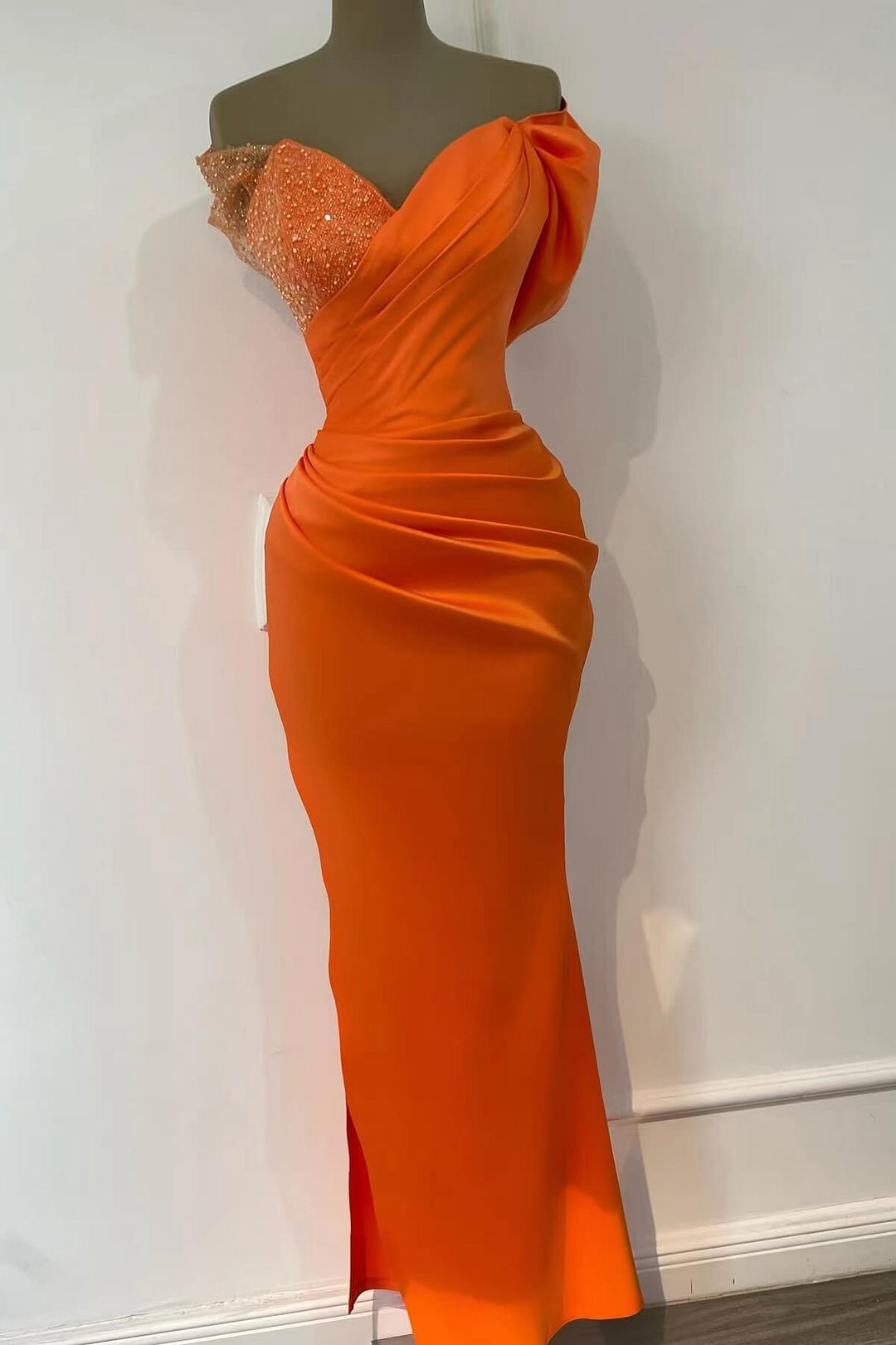 Orange herzförmiger Ausschnitt Herzförmiger Ausschnitt mit Pailletten Abendkleid mit schulterfrei Online ED0174 Lunass