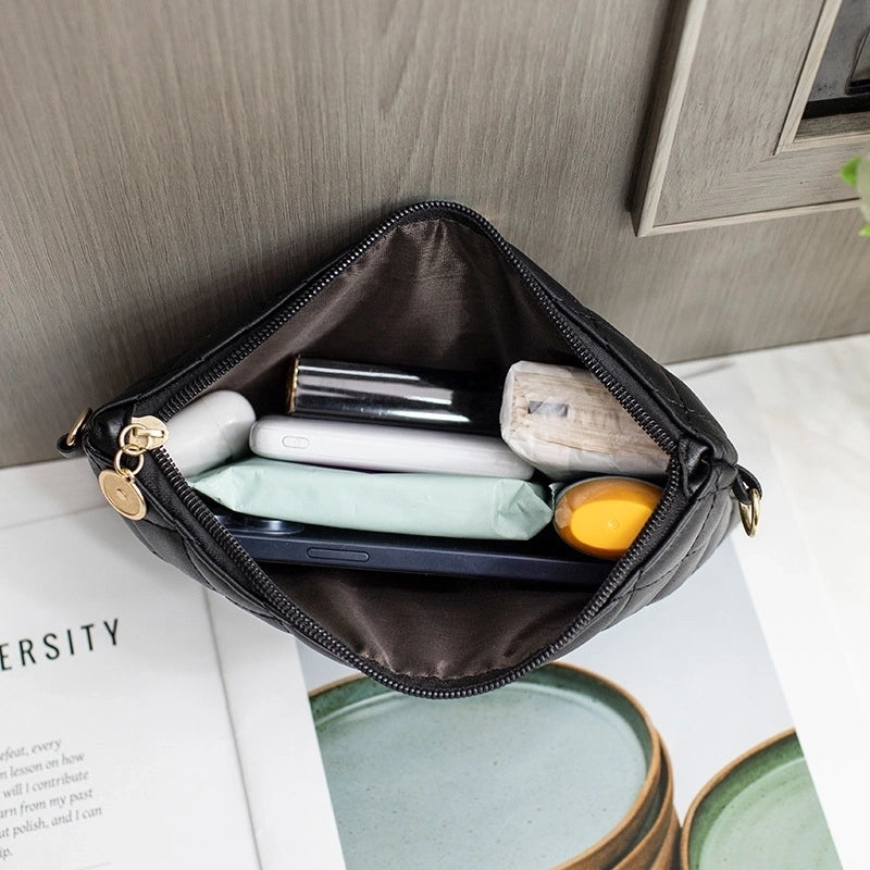 Women's Medium Pu Leather Solid Color Lingge Vintage Style Streetwear Zipper Envelope Bag2