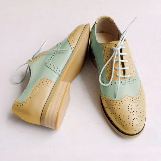 Khaki and Light Green Two Tone Wingtip Shoes Lace Up Flat Oxfords Vdcoo