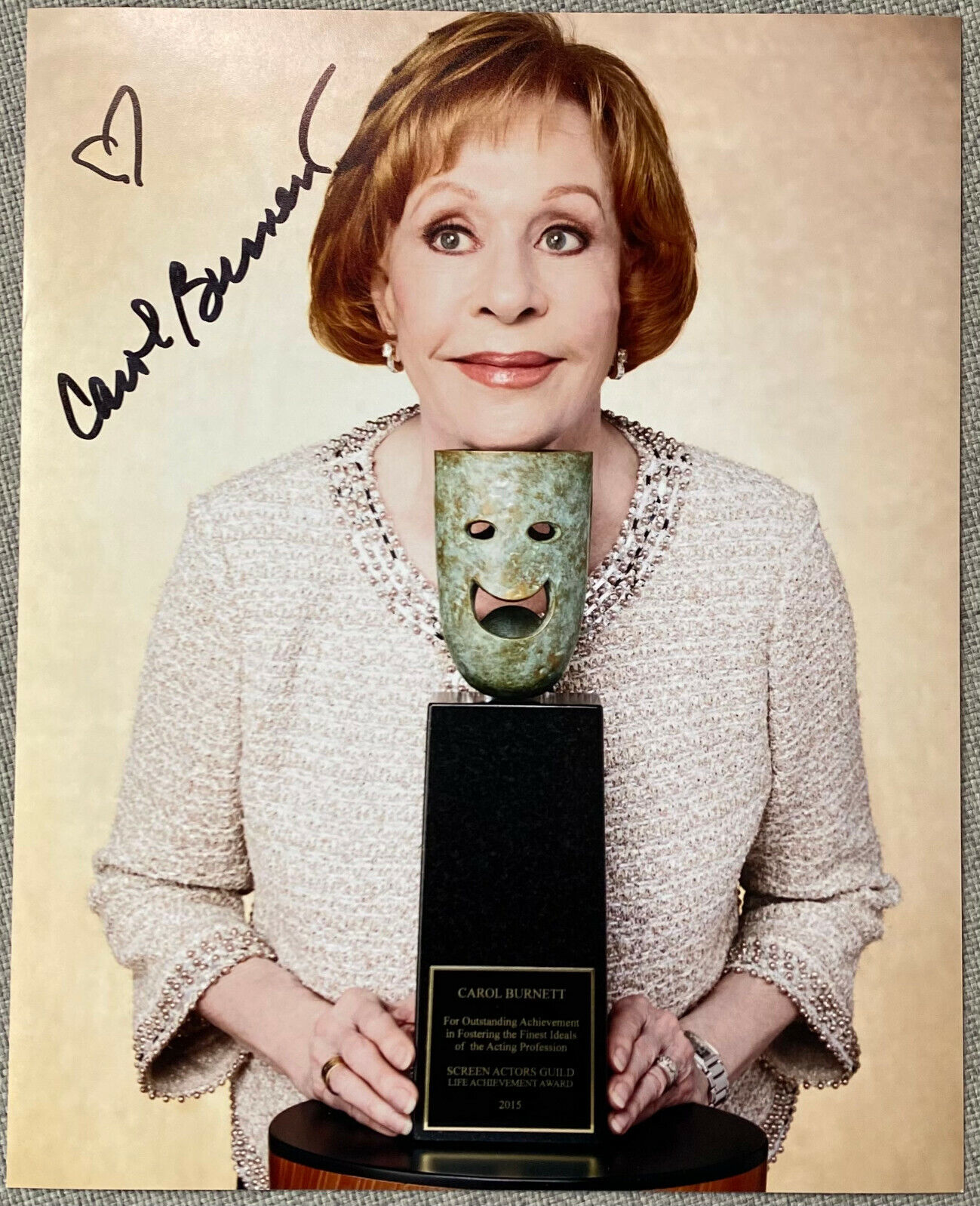 Carol Burnett Signed IP 8x10 Photo Poster painting - Authentic, The Carol Burnett Show