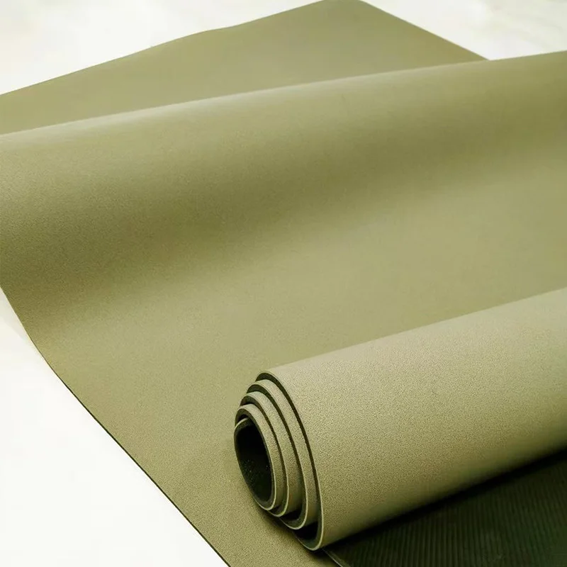 Solid color natural rubber yoga mat