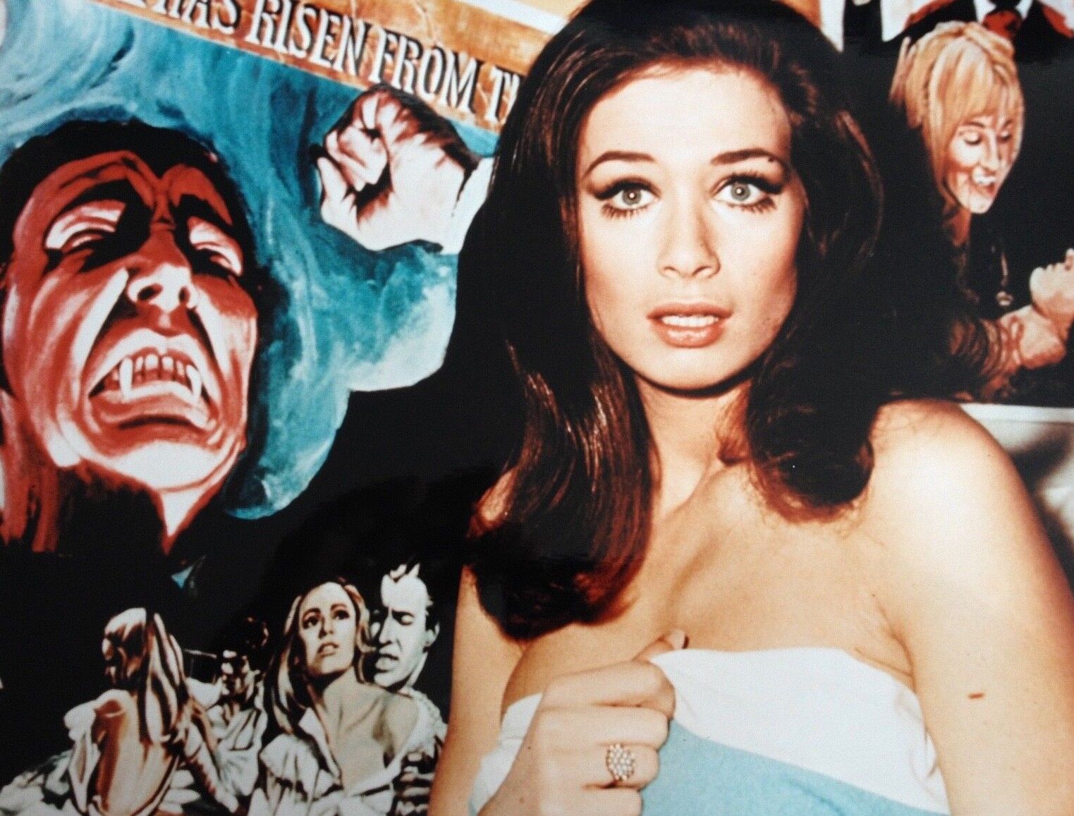 VALERIE LEON ( 9 ) - CARRY ON / BOND / HORROR FILM ACTRESS - UNSIGNED Photo Poster paintingGRAPH